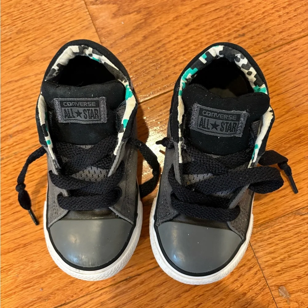 Converse Chuck Taylor All Star Low-Top Sneakers – Black/Grey – LIL Boys’ Size 8